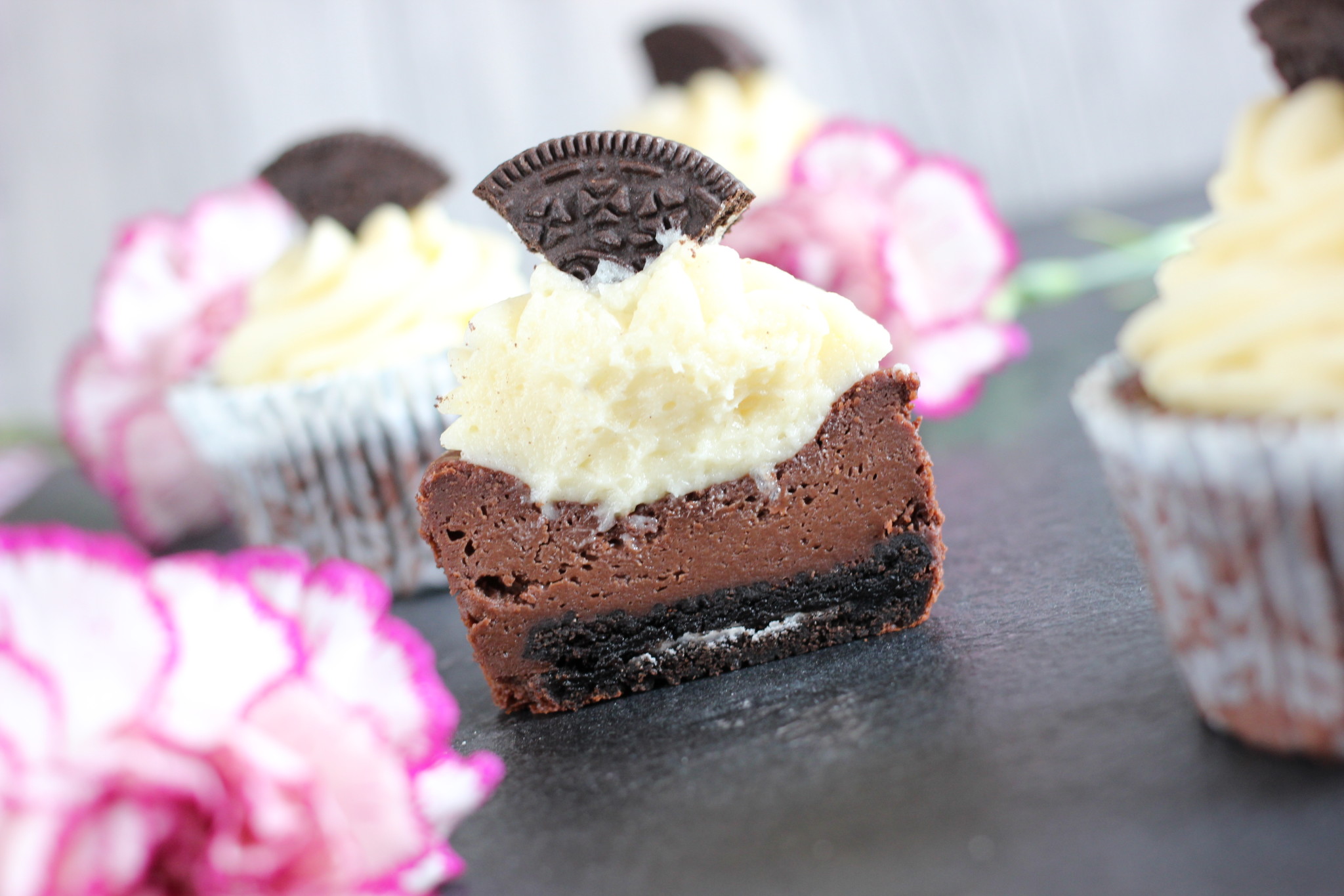 Oreo Choco Cheese Cupcakes - Sarahs Cakes